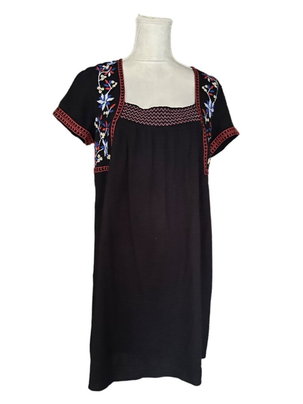 Old Navy Black Embroidered Shift Dress With Floral Detail & Red Accents Size M